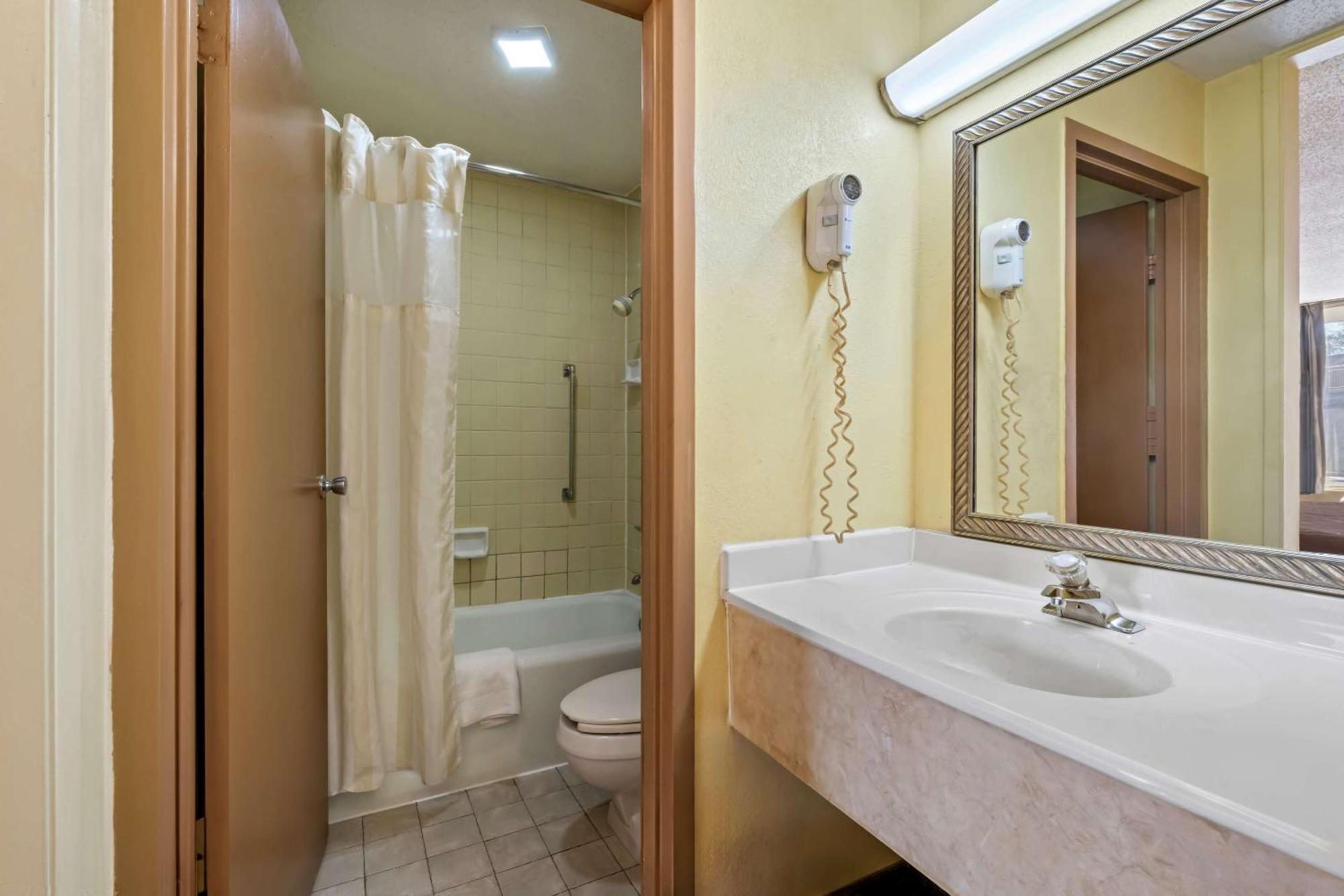 Rodeway Inn Monroe Luaran gambar